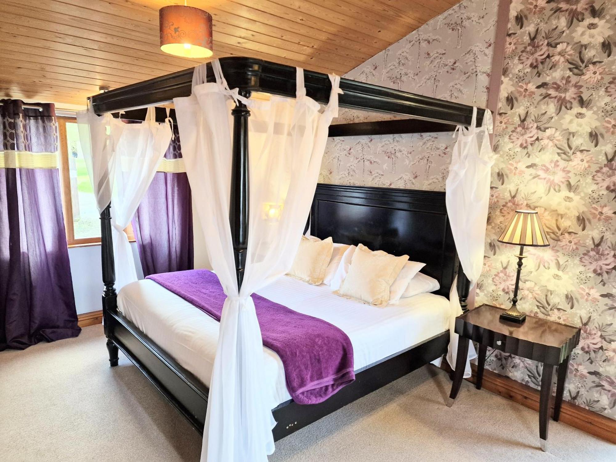 Ochil 8 With Private Hot Tub - Fife - Loch Leven - Lomond Hills Villa Kelty Eksteriør billede